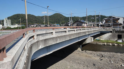 牟呂橋 日本一の木造車道橋 「かりこぼうず大橋」｜zx1100dのブログ