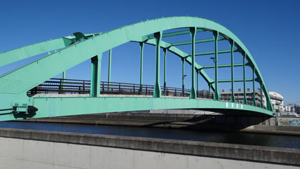河橋 一ツ瀬橋（宮崎県宮崎市・新富町）。一ツ瀬川に架かる6連曲弦